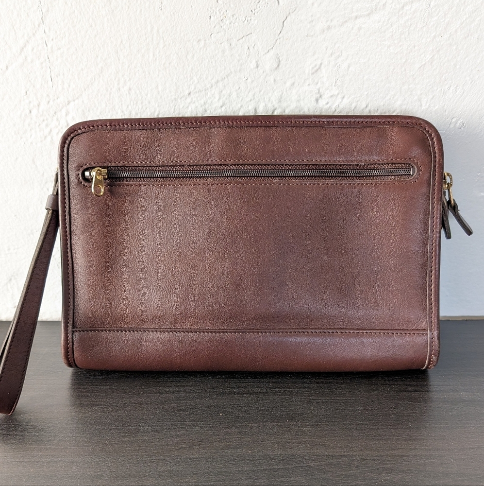 Coach Vintage Brown Mahogany International Clutch with Wrist Strap #9833
